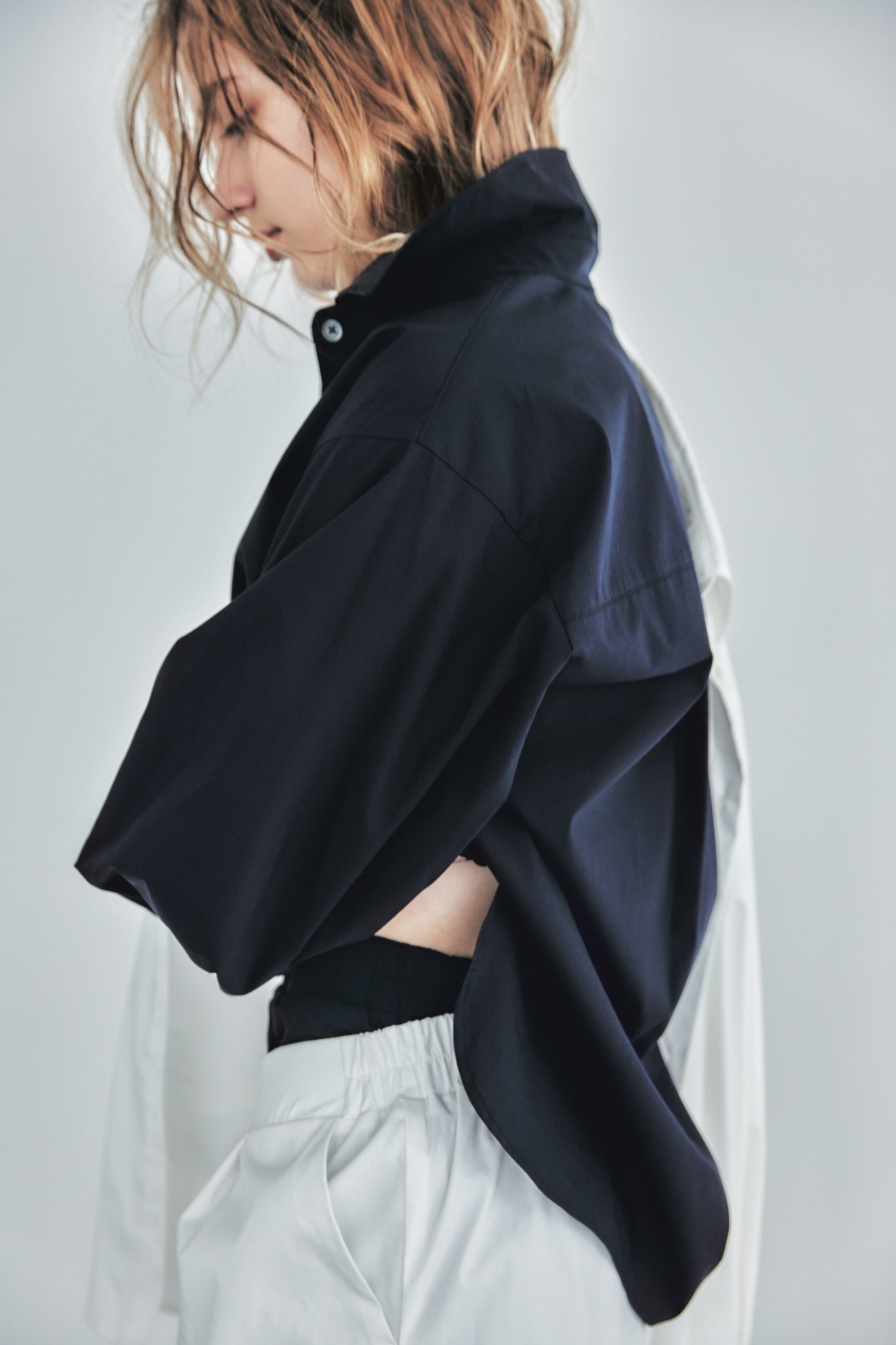 VOLUME SLEEVE TAFFETA SHIRT (NAVY)